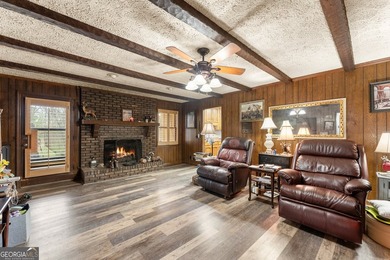 Well-kept and ready to go, this solid brick home offers comfort - photo 34