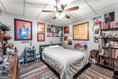Well-kept and ready to go, this solid brick home offers comfort - photo 37