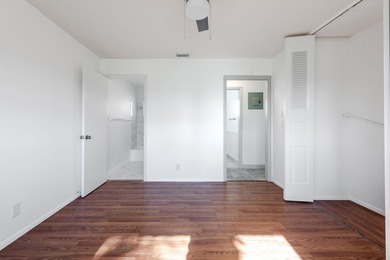 1 bedroom 1.5 baths. Fully remodeled. Enjoy vibrant living in - photo 9