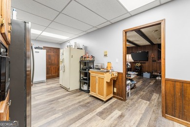 Well-kept and ready to go, this solid brick home offers comfort - photo 45