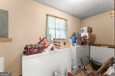 Well-kept and ready to go, this solid brick home offers comfort - photo 47