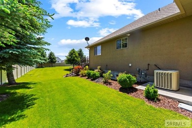 Welcome to luxury living in the prestigious Jefferson Hills Golf - photo 47