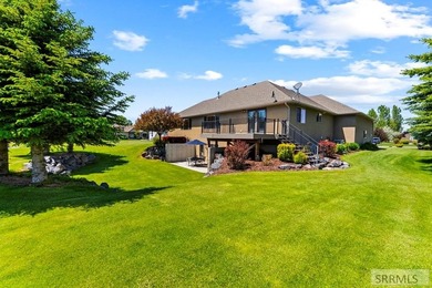Welcome to luxury living in the prestigious Jefferson Hills Golf - photo 49