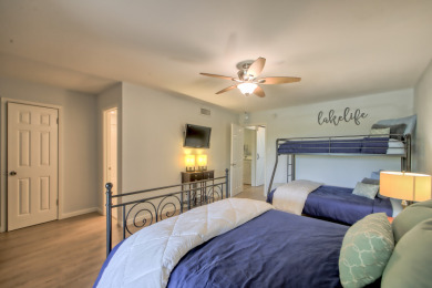 Fully updated systems, game room and golf cart storage - photo 16