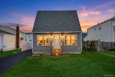 Welcome to 52 Halycon Road in Lindenhurst! Located just down the - photo 2