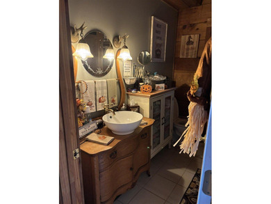 If you're looking for your own Little Gatlinburg, here it is! - photo 15