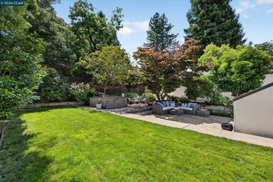 Perched high in the Orinda hills behind a gated driveway, 21 - photo 22