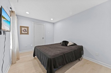 Welcome to Coquina Lakes! This well-maintained 1-story home - photo 22