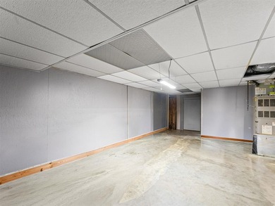 If you're looking for your own Little Gatlinburg, here it is! - photo 23