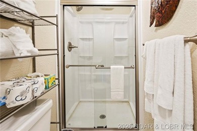 Newer HVAC, roof and gutters, water heater, and appliances - photo 41