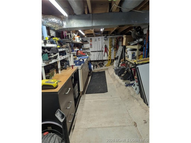 Newer HVAC, roof and gutters, water heater, and appliances - photo 43