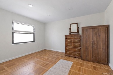 Move right into this beautifully renovated 1-bedroom, 1-bath - photo 7