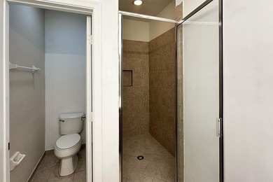 Welcome to this charming 4-bedroom, 2.5-bathroom townhouse - photo 18