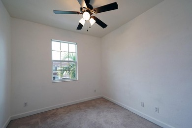 Welcome to this charming 4-bedroom, 2.5-bathroom townhouse - photo 24