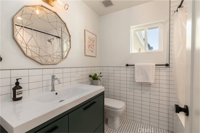 Welcome to Pageantry Haus, an impeccably updated four-bedroom - photo 31