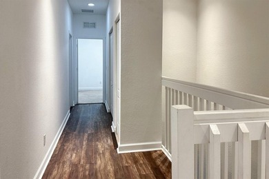 Welcome to this charming 4-bedroom, 2.5-bathroom townhouse - photo 31
