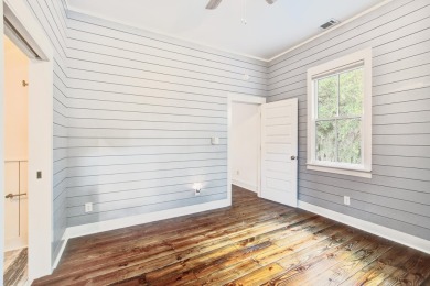 This fully licensed Johns Island Bed and Breakfast complex is