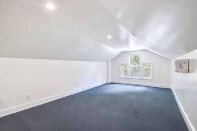 This fully licensed Johns Island Bed and Breakfast complex is