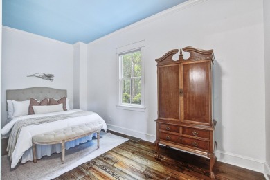 This fully licensed Johns Island Bed and Breakfast complex is