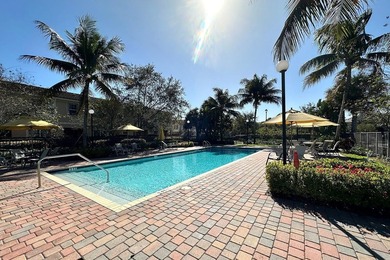 Welcome to this charming 4-bedroom, 2.5-bathroom townhouse - photo 42