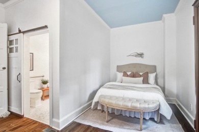 This fully licensed Johns Island Bed and Breakfast complex is