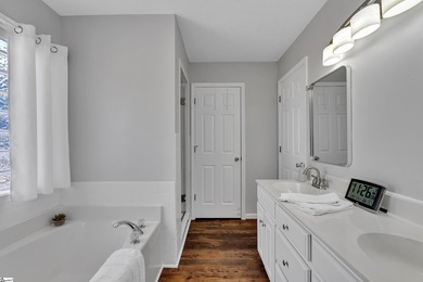 Welcome home to this charming split-bedroom RANCH, a - photo 11