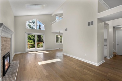 Light, bright & spacious 2BR/1.5BA condo in desirable Woodridge - photo 11