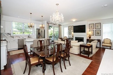 Nestled in a serene Huntington cul-de-sac, this stunning Spring - photo 14