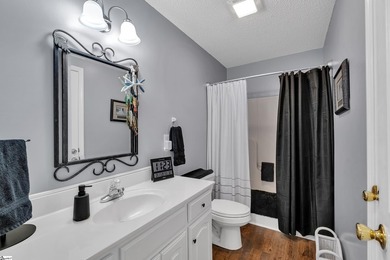 Welcome home to this charming split-bedroom RANCH, a - photo 15