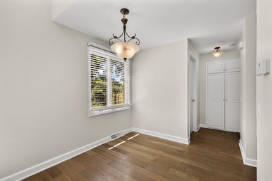 Light, bright & spacious 2BR/1.5BA condo in desirable Woodridge - photo 17
