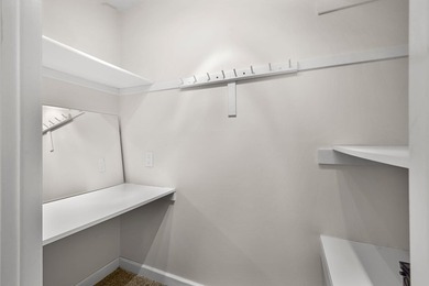 Light, bright & spacious 2BR/1.5BA condo in desirable Woodridge - photo 20