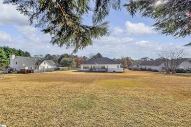 Welcome home to this charming split-bedroom RANCH, a - photo 23