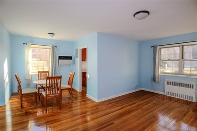 Sun-Drenched Corner Garden Unit On The First Floor. Step into - photo 3
