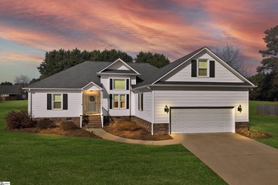 Welcome home to this charming split-bedroom RANCH, a - photo 24