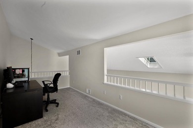 Light, bright & spacious 2BR/1.5BA condo in desirable Woodridge - photo 28