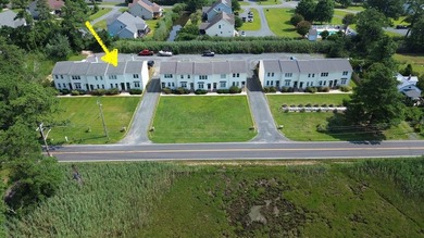 ALL NEW FLOORING WITH NO PRICE INCREASE! Turn Key Town Home with - photo 4