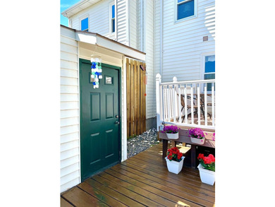 ALL NEW FLOORING WITH NO PRICE INCREASE! Turn Key Town Home with - photo 8