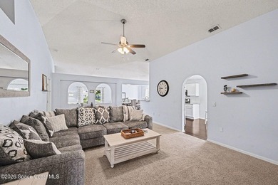 MOTIVATED SELLERS! Welcome home to this beautifully maintained - photo 3