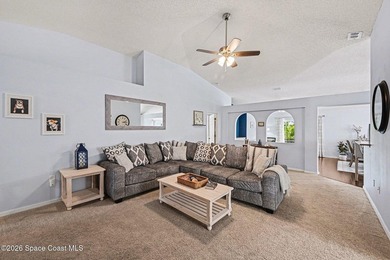 MOTIVATED SELLERS! Welcome home to this beautifully maintained - photo 4