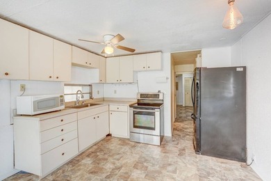 Welcome to this charming and affordable 1-bedroom, 1-bathroom - photo 7