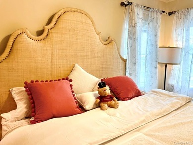 Picture Perfect Location with Spacious Living. This Spacious - photo 7
