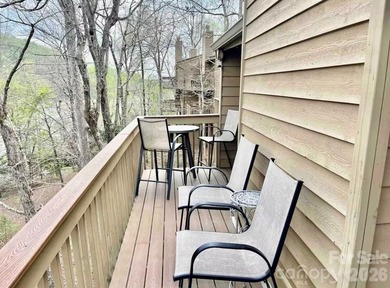GREAT RENTAL HISTORY on this recently renovated townhome with a - photo 11