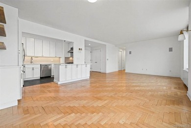 Welcome to Residence 19L at 220 Riverside Boulevard, a spacious - photo 11