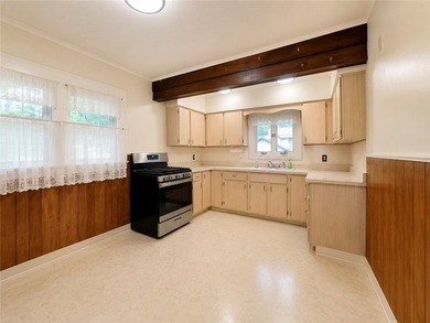 Welcome home to this 19th ward charmer. All the warmth of - photo 18