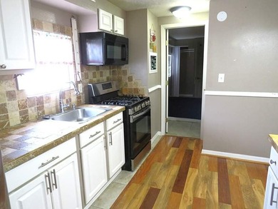 This charming 840 square feet manufactured home built in 1978 by - photo 4