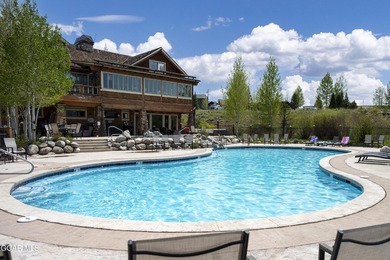 Wake up to panoramic mountain views and the pristine greens of - photo 14