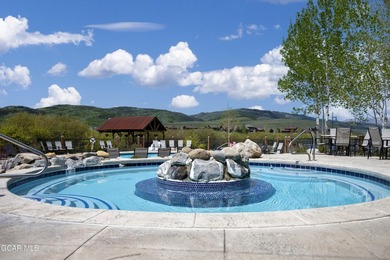 Wake up to panoramic mountain views and the pristine greens of - photo 15