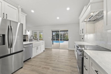 Welcome to this stunning, fully renovated 4-bedroom, 2-bath - photo 18