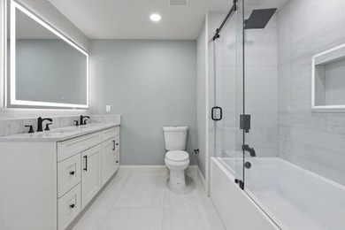 Welcome to this stunning, fully renovated 4-bedroom, 2-bath - photo 24
