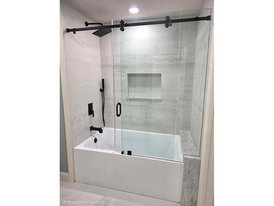 Welcome to this stunning, fully renovated 4-bedroom, 2-bath - photo 25